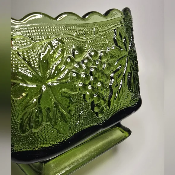 Indiana Glass Green Pressed Glass Grape Motif Square Planter - Picture 5 of 8